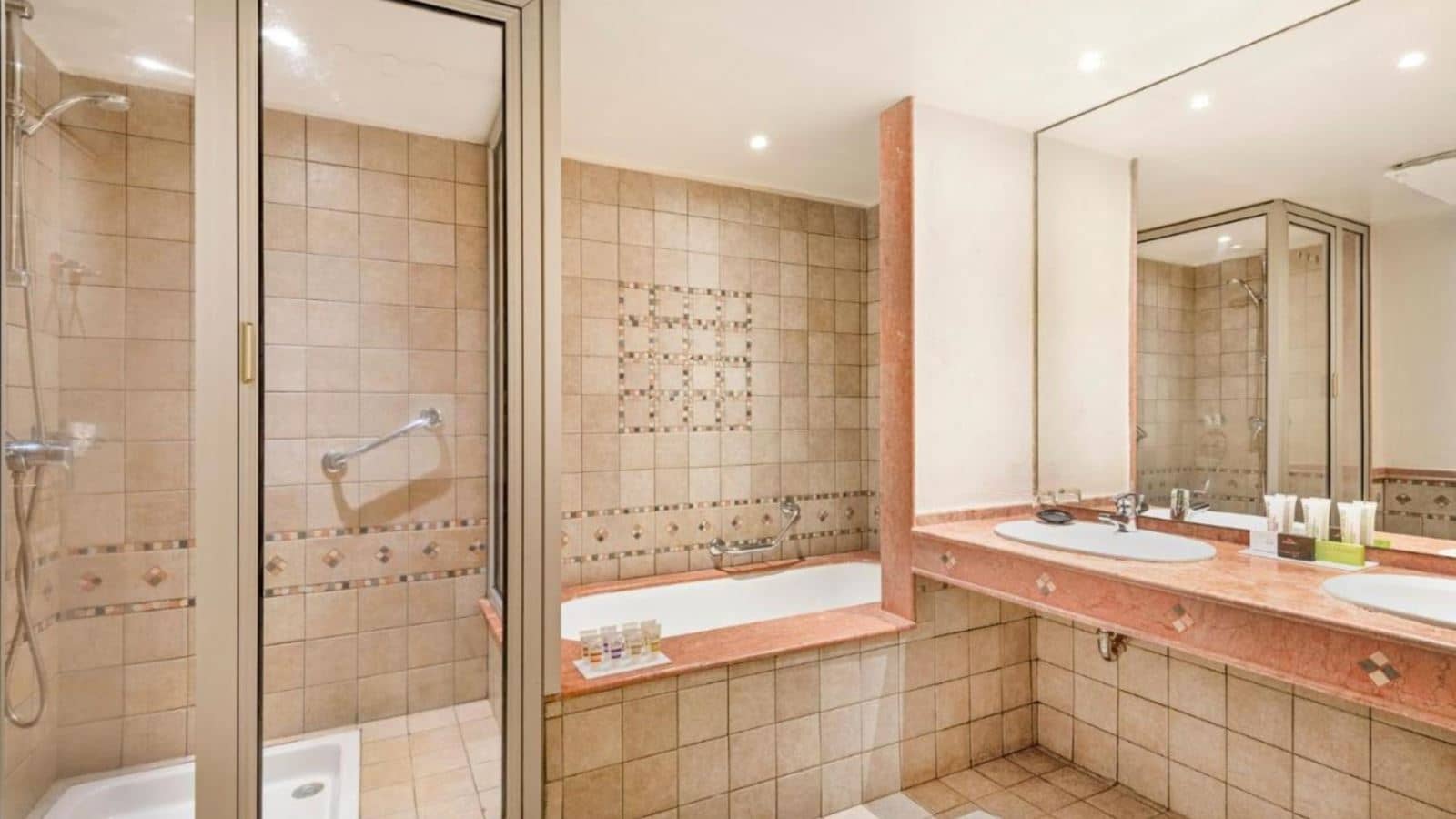 rooms-standard-room