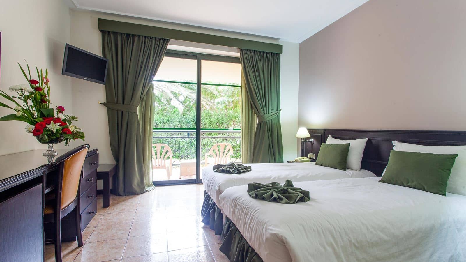 rooms-single-room-with-child