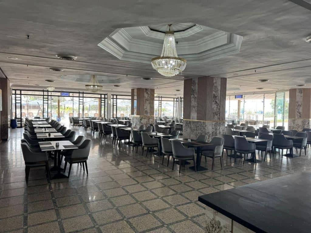 restaurants-restaurants