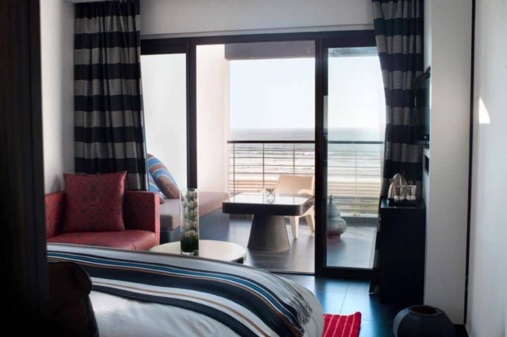rooms-double-superior-room-sea-or-pool-view