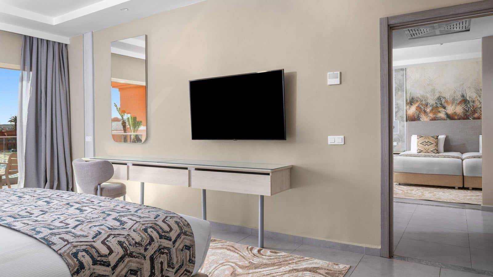 rooms-family-room-gardenview