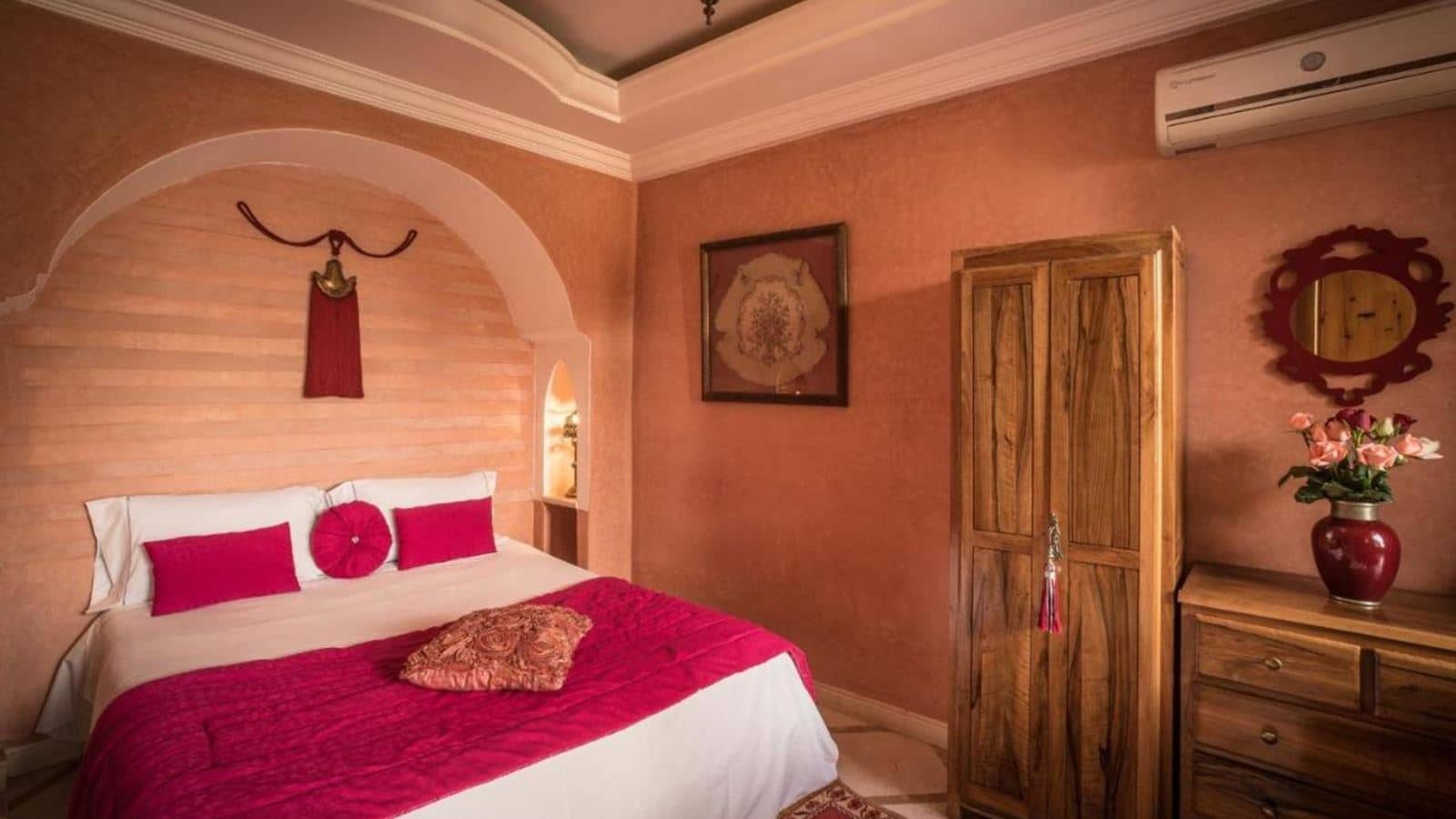 rooms-superior-room