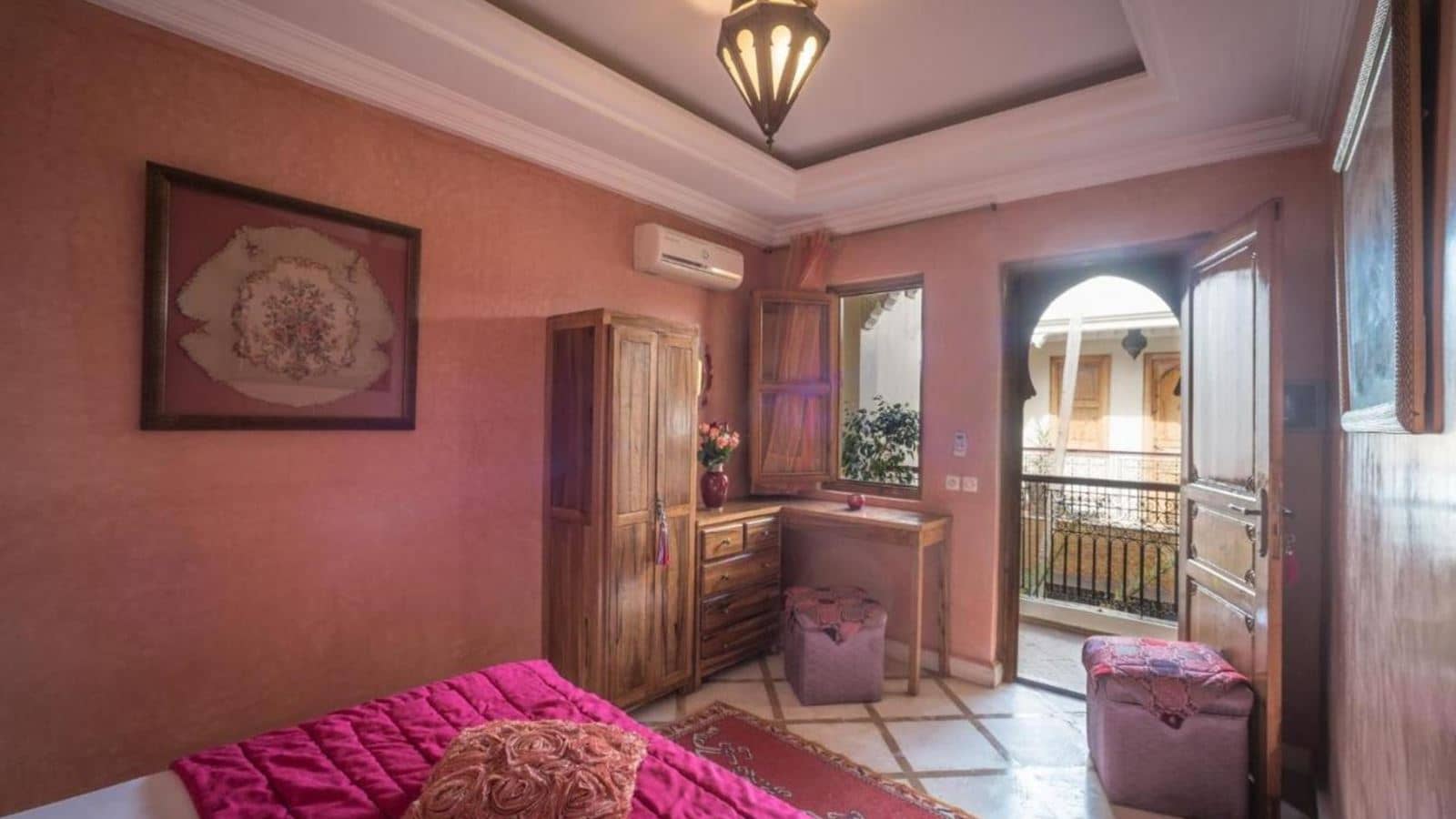 rooms-superior-room
