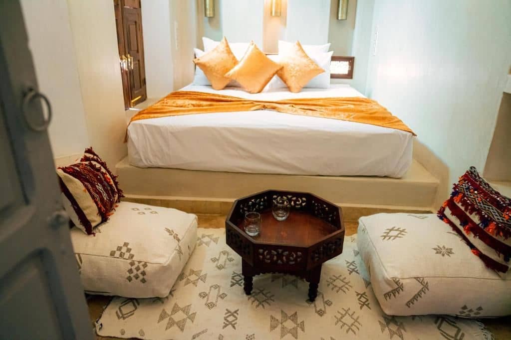 rooms-deluxe-room