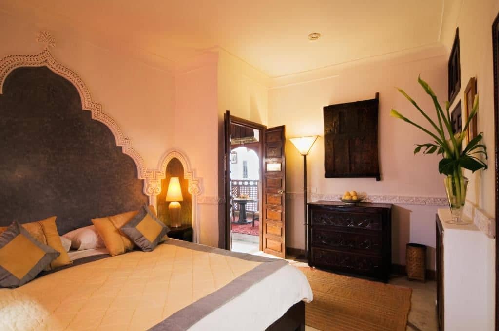 rooms-deluxe-room