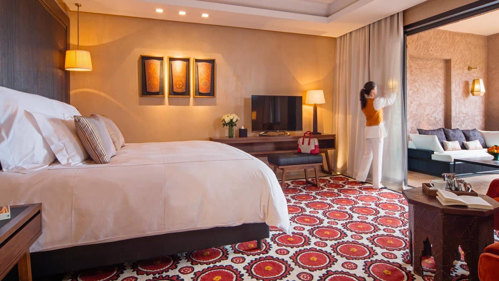 rooms-deluxe-room-mountain-view