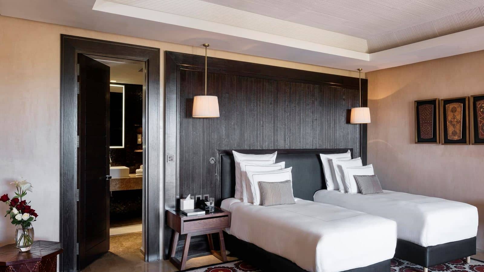 rooms-deluxe-room-gardenview