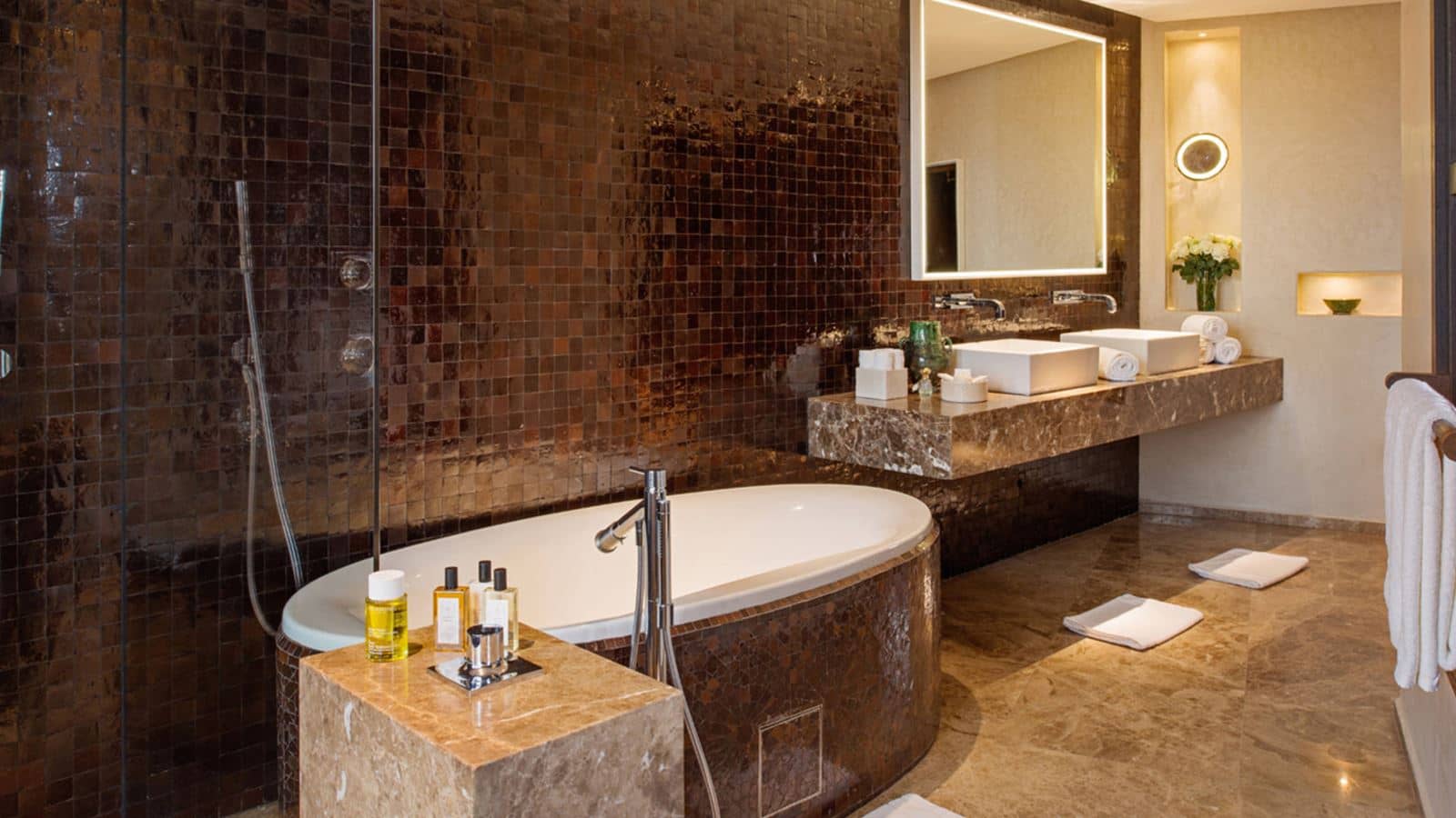 rooms-deluxe-room-gardenview