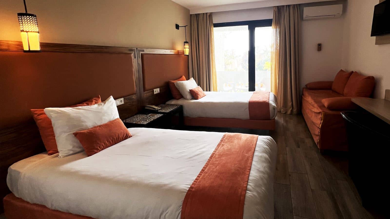rooms-double-executive-room-poolview