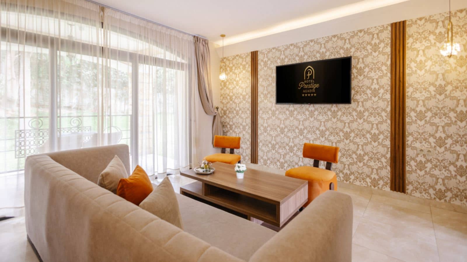 rooms-luxury-suite-gardenview