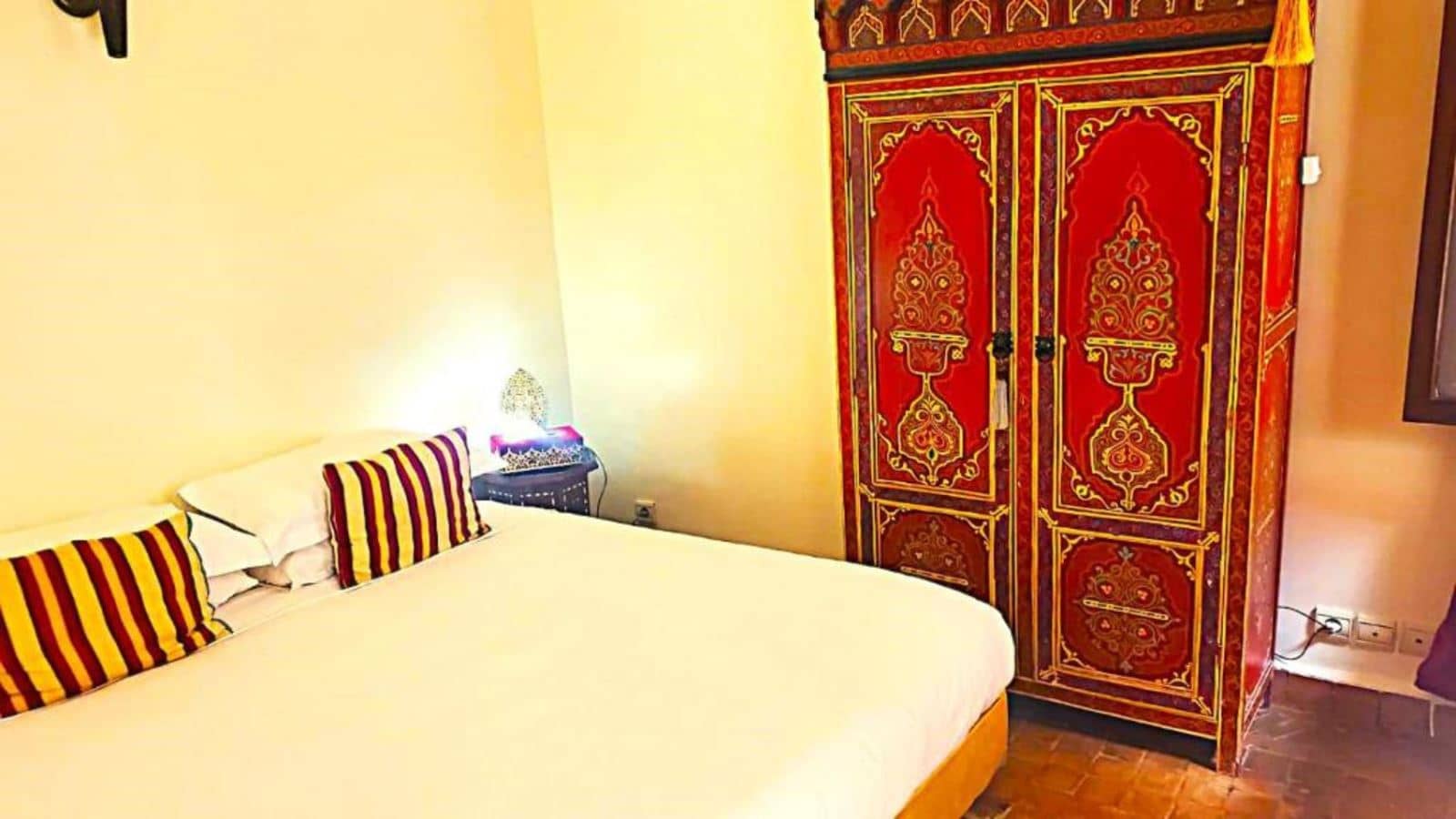 rooms-superior-room