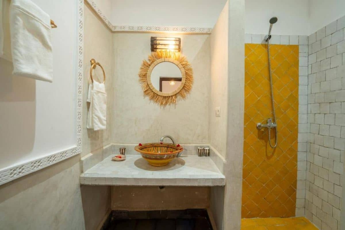 rooms-standard-room