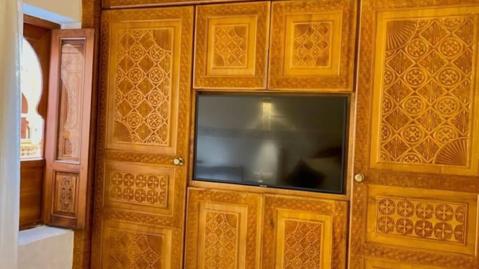 rooms-deluxe-room