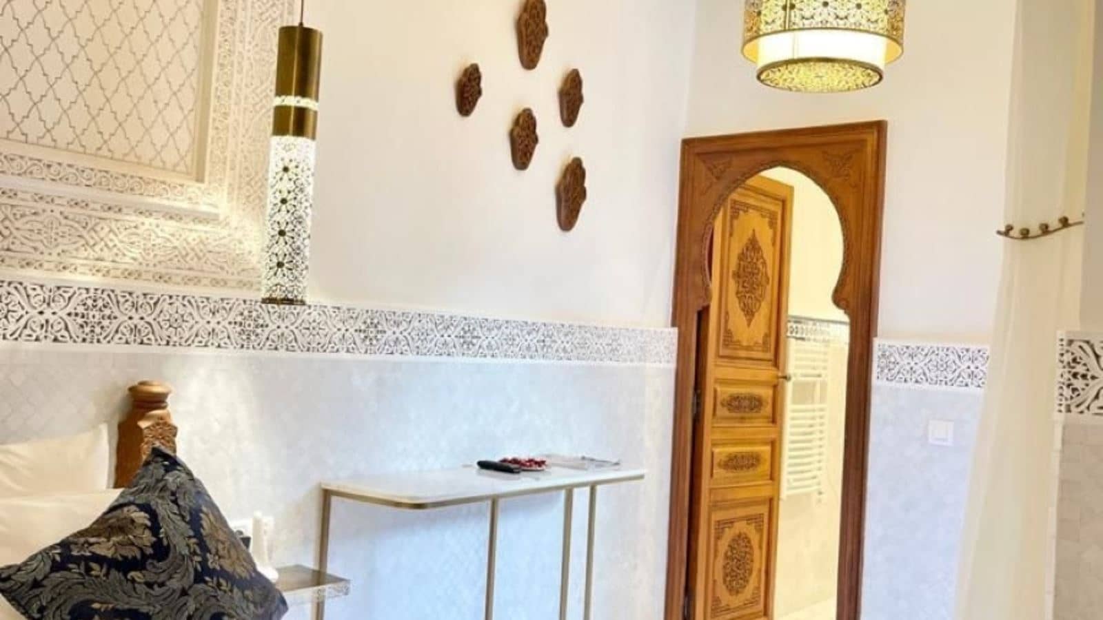 rooms-deluxe-room
