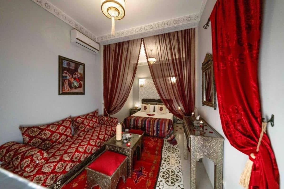 rooms-deluxe-room