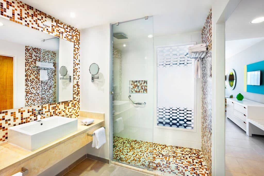 rooms-standard-room-pool-view