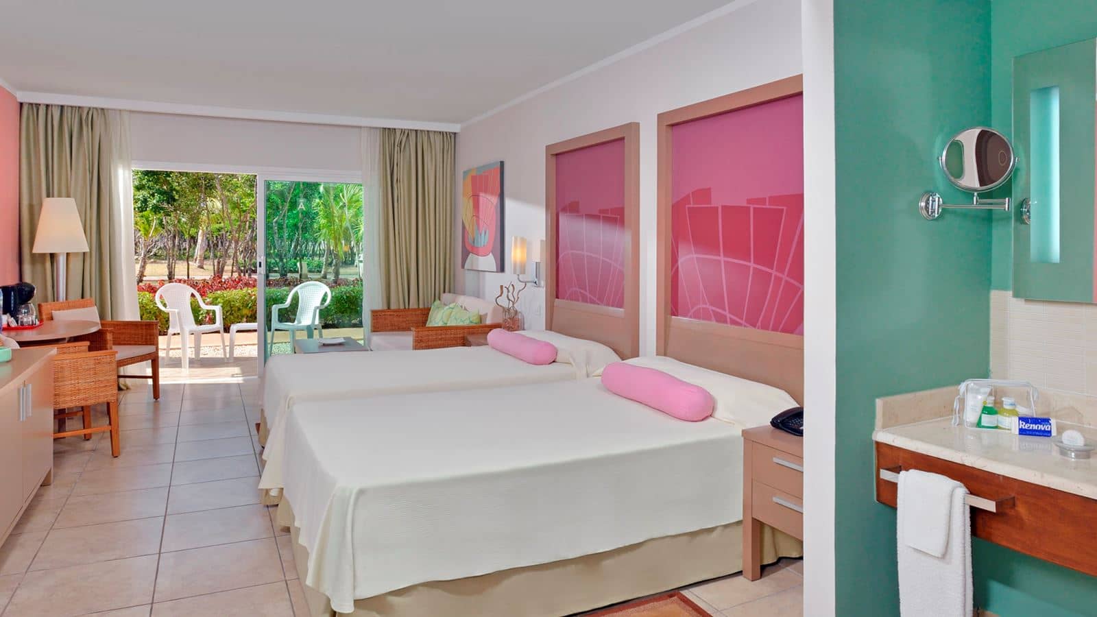 rooms-classic-room