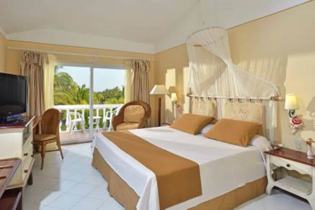 rooms-classic-room