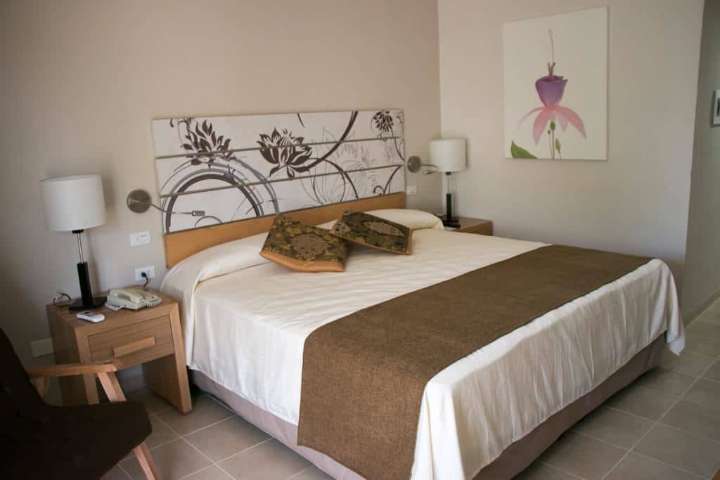 rooms-standard-room