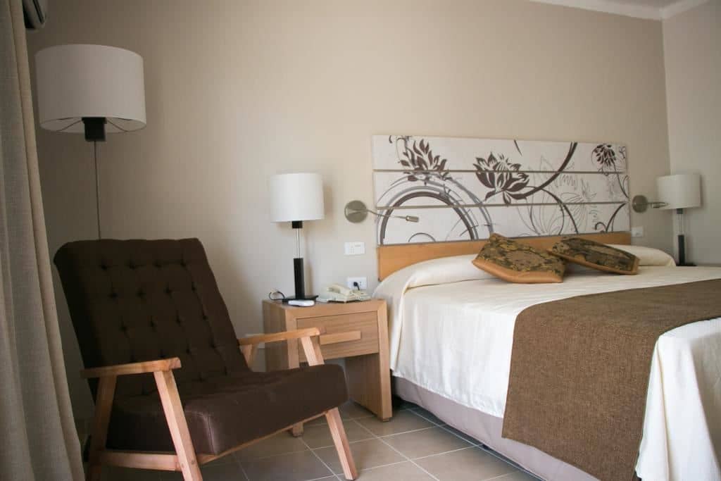 rooms-standard-room