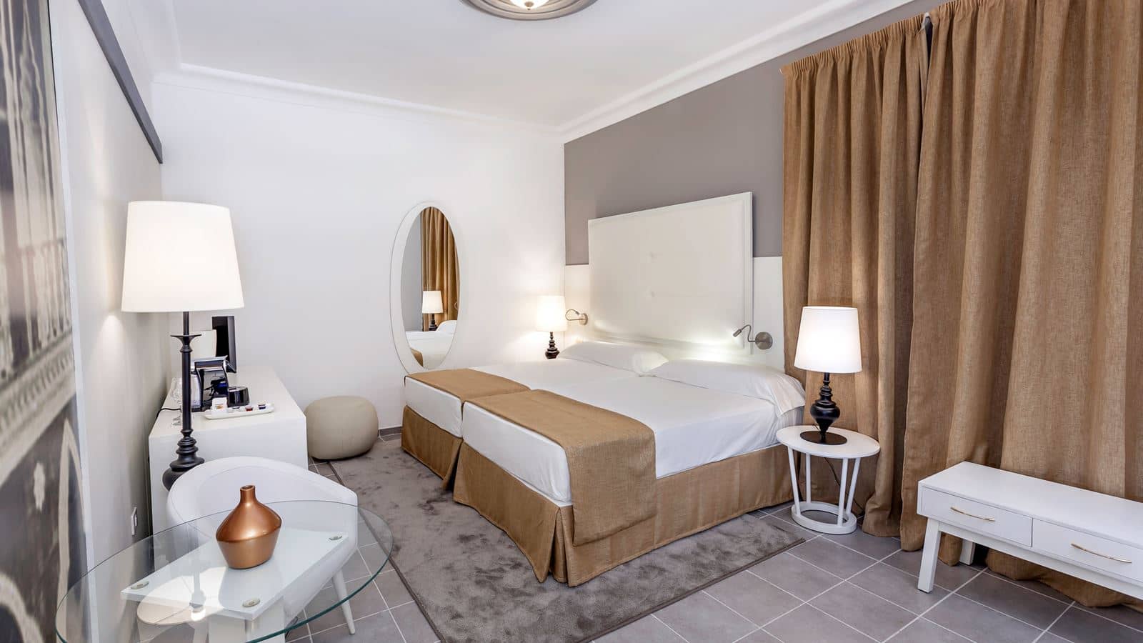 rooms-classic-room