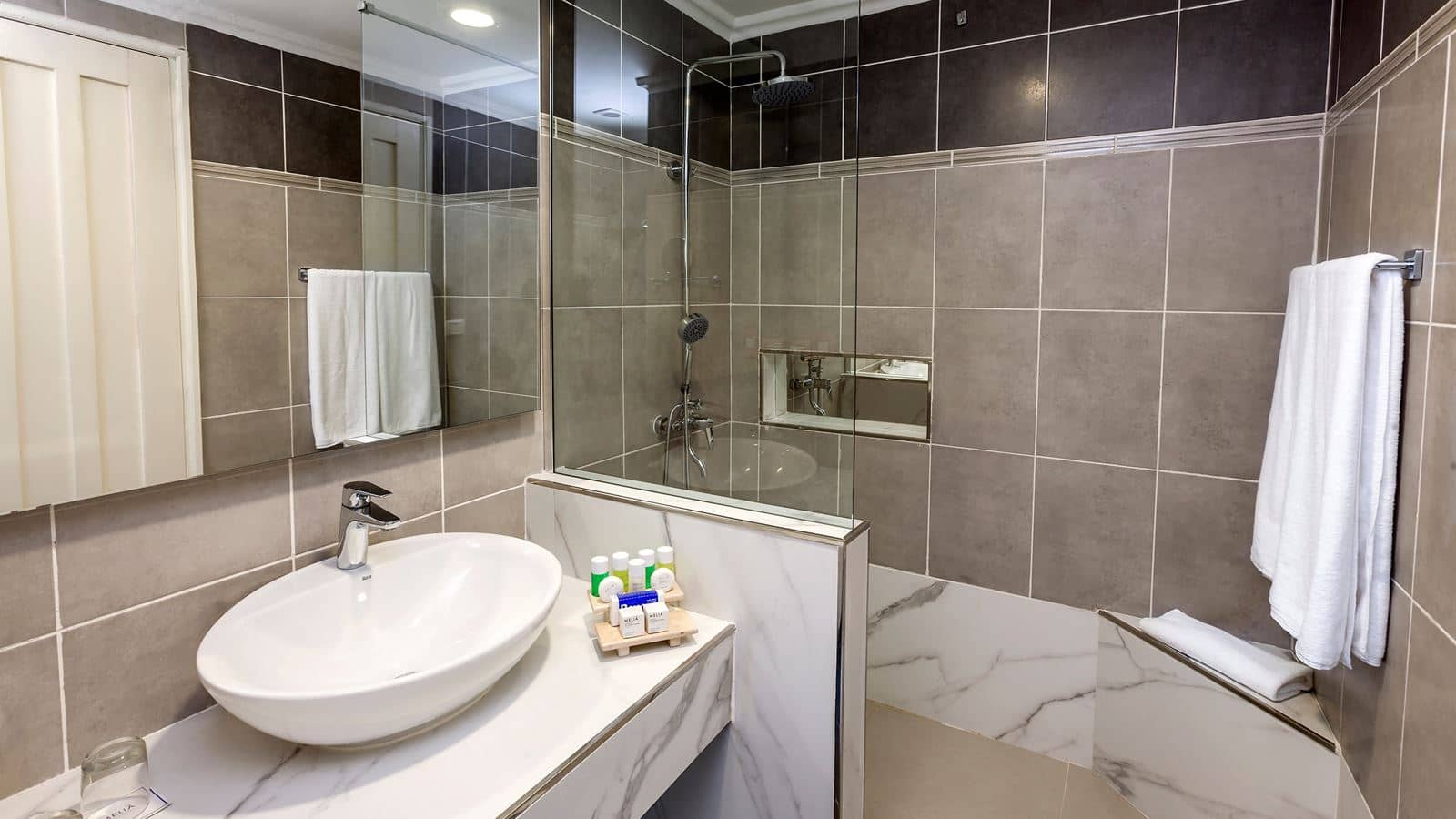 rooms-classic-room