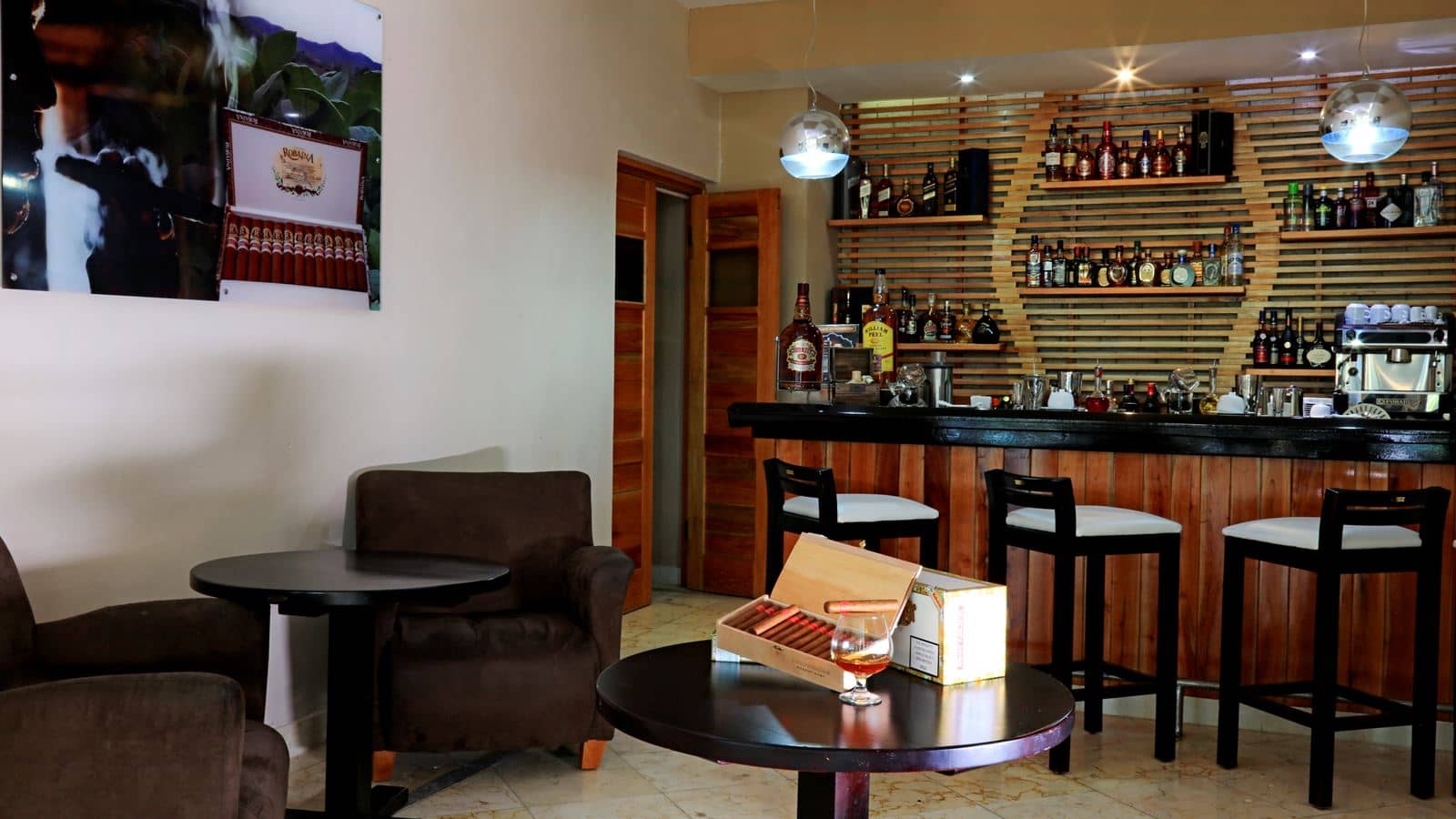 bars-cigar-bar-cohiba