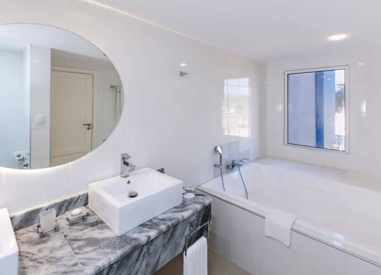 rooms-xtra-sol-suite