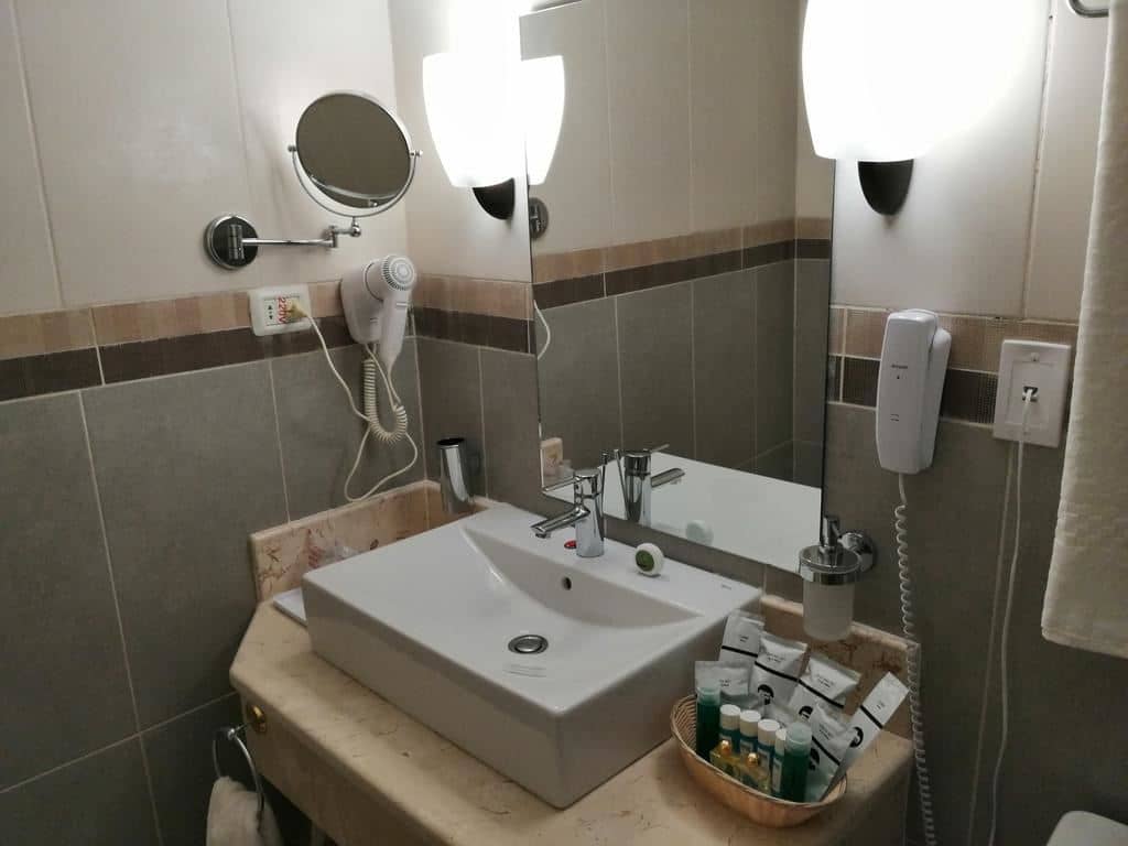 rooms-standard-room