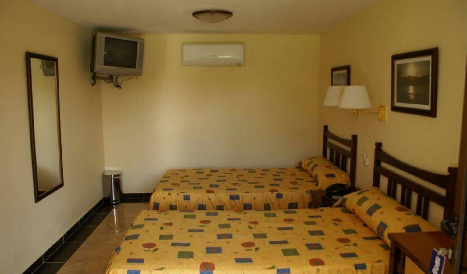 rooms-standard-room