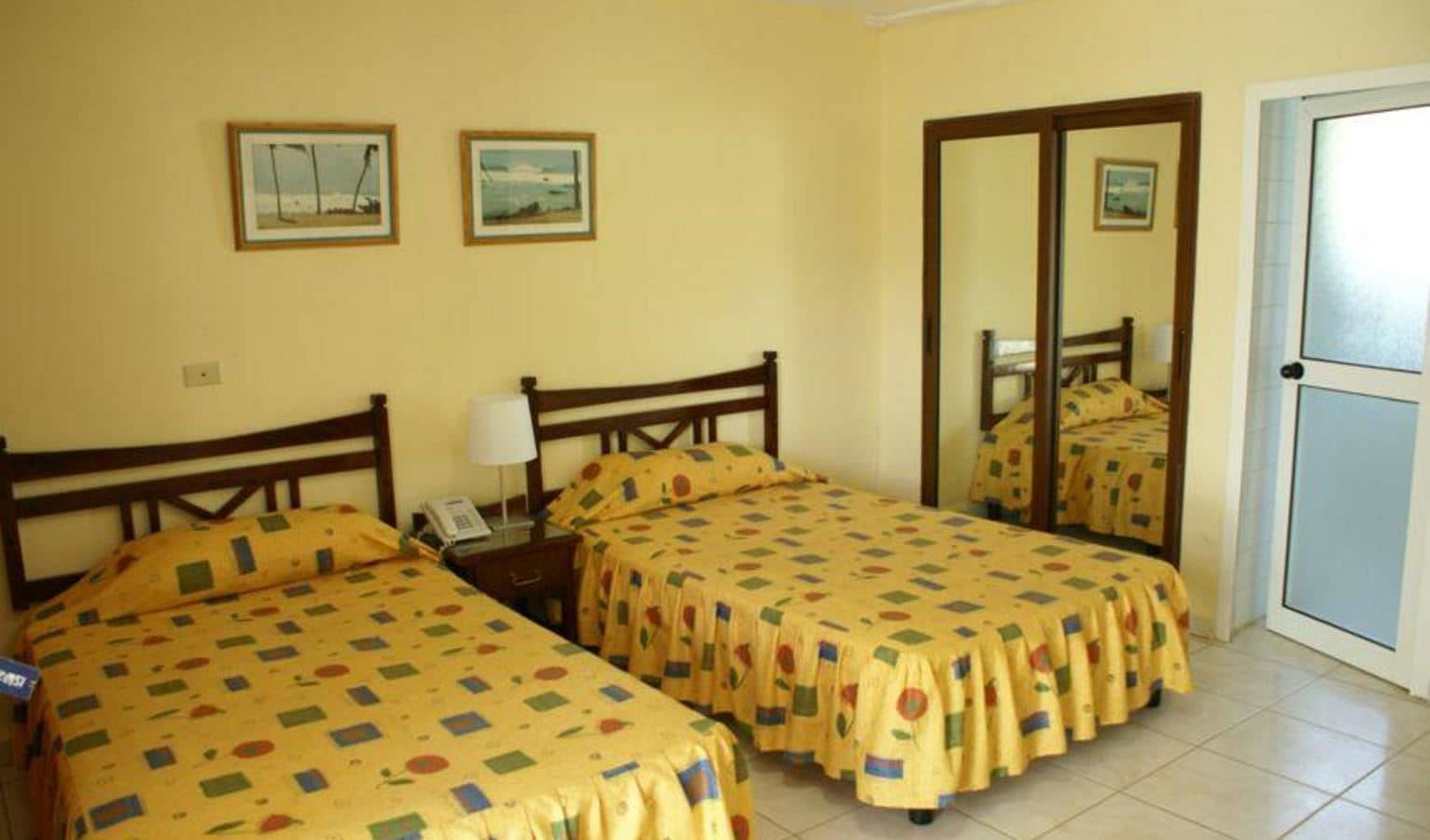 rooms-standard-room