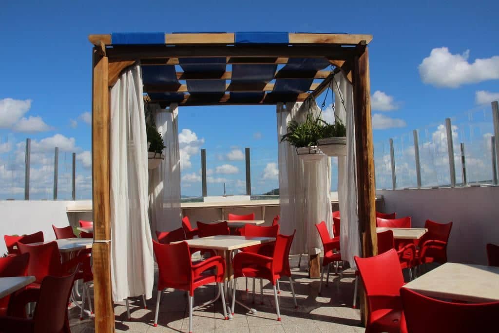 restaurants-restaurant