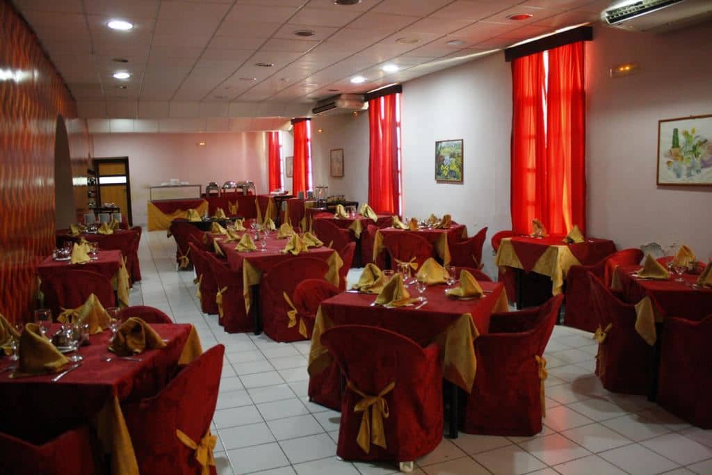 restaurants-restaurant