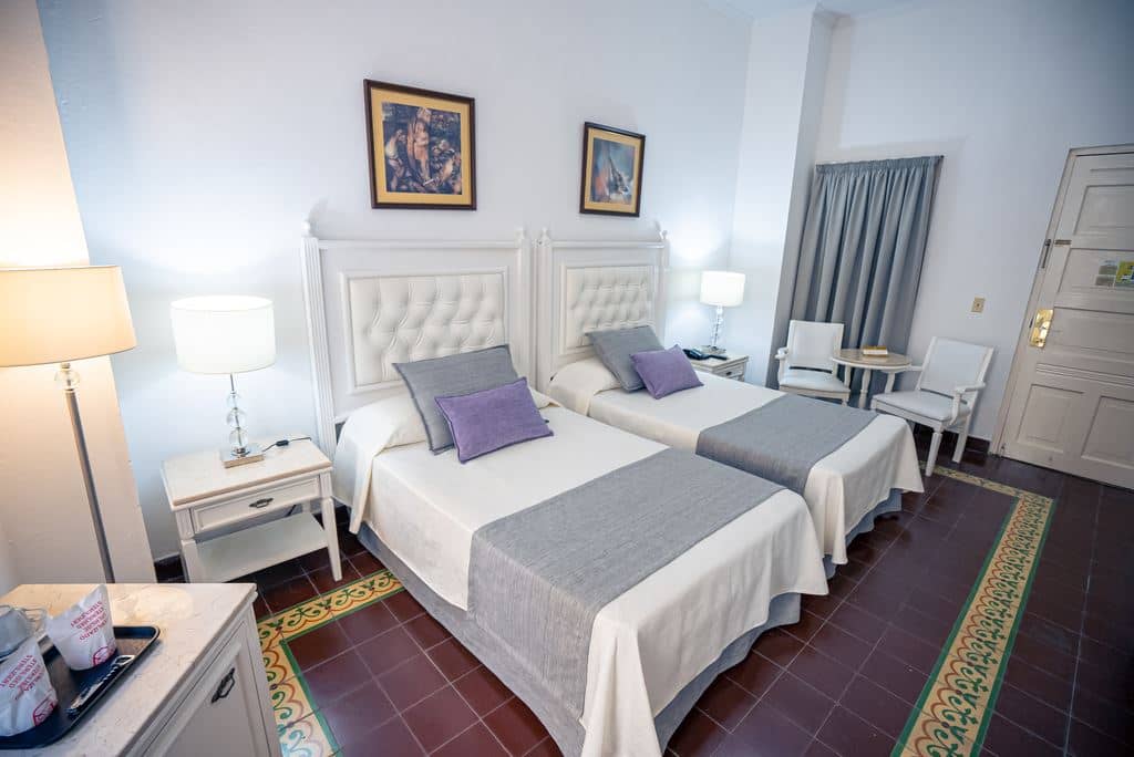 rooms-standard-room-with-balcony