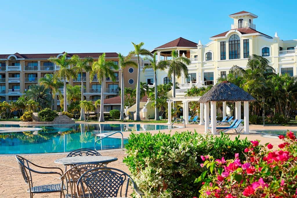 pools-outdoor-pool