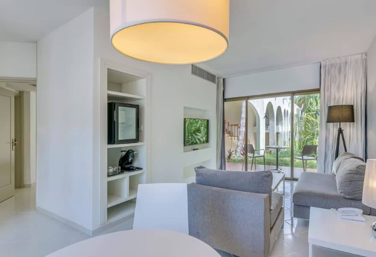 rooms-the-level-garden-suite