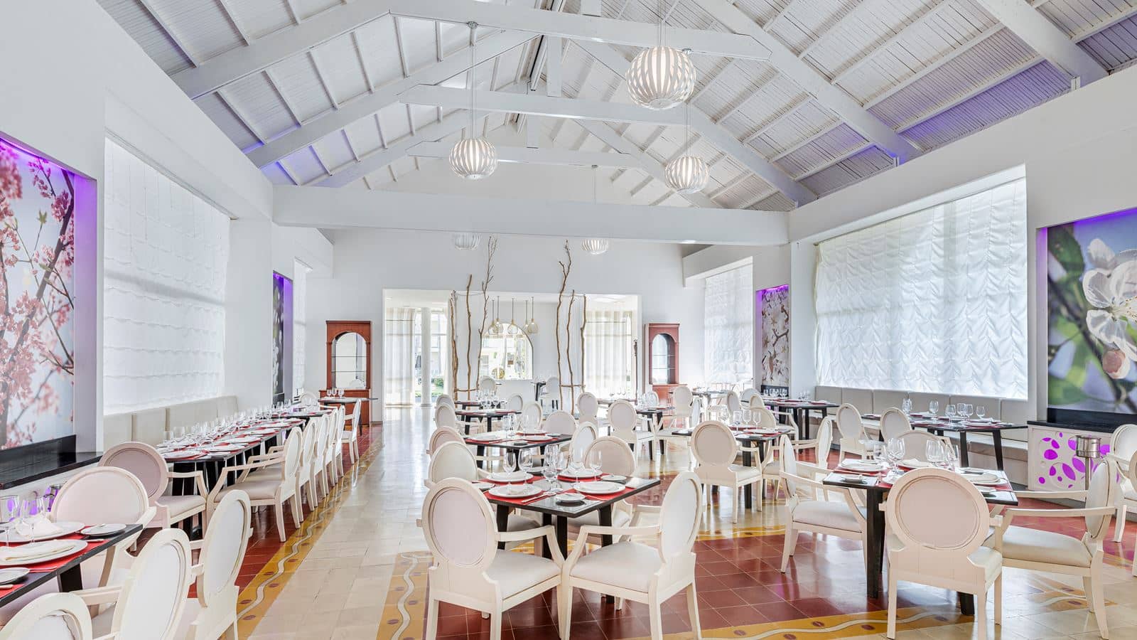 restaurants-main-building