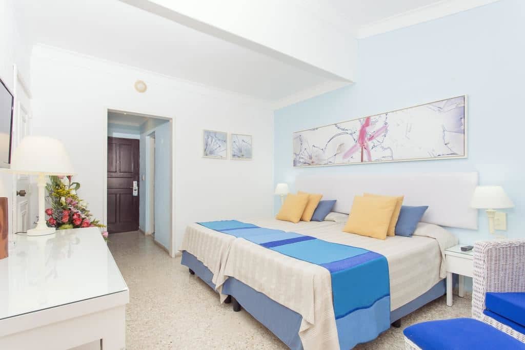 rooms-standard-room