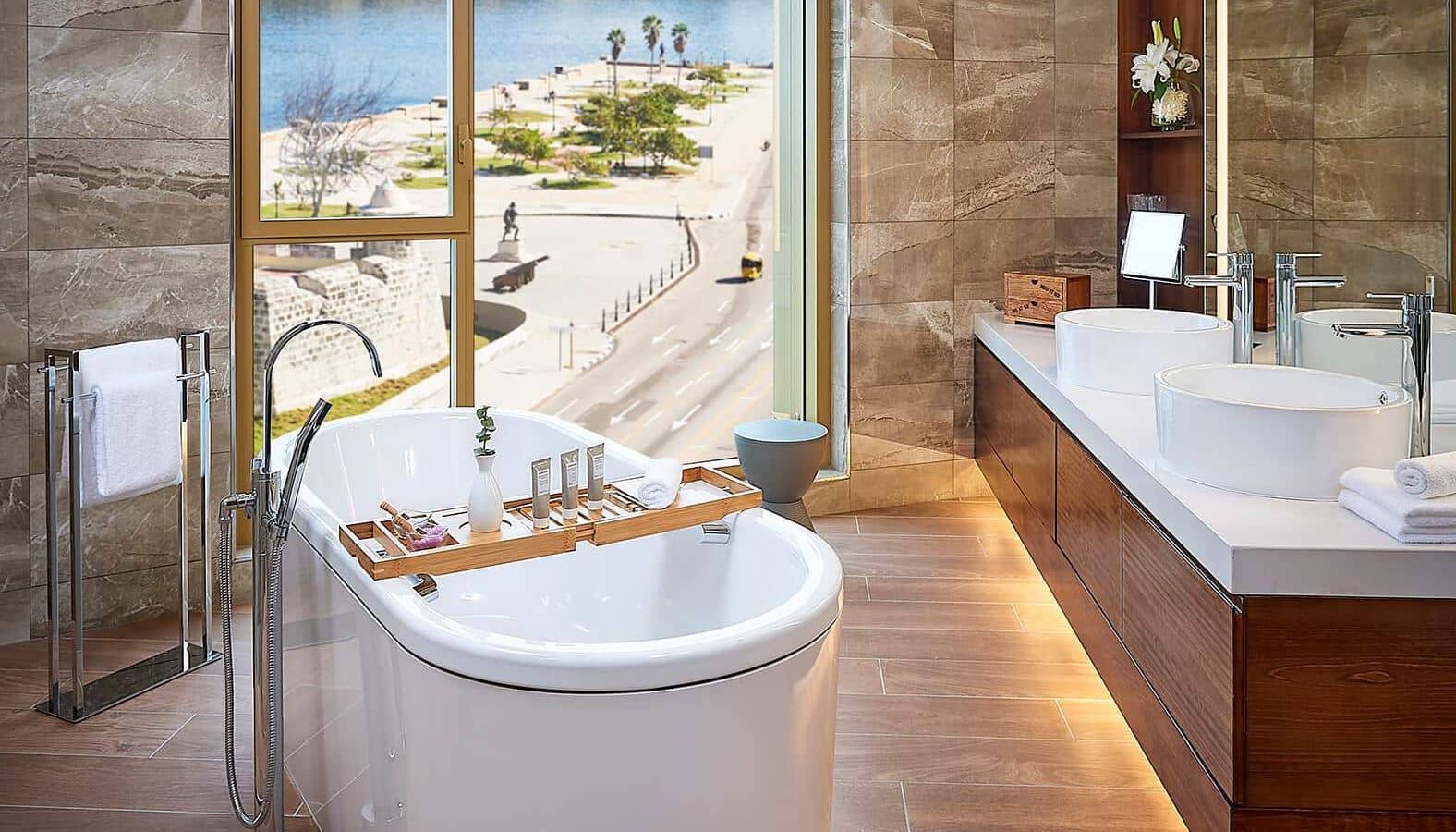 rooms-luxury-room-superior-habana-bay