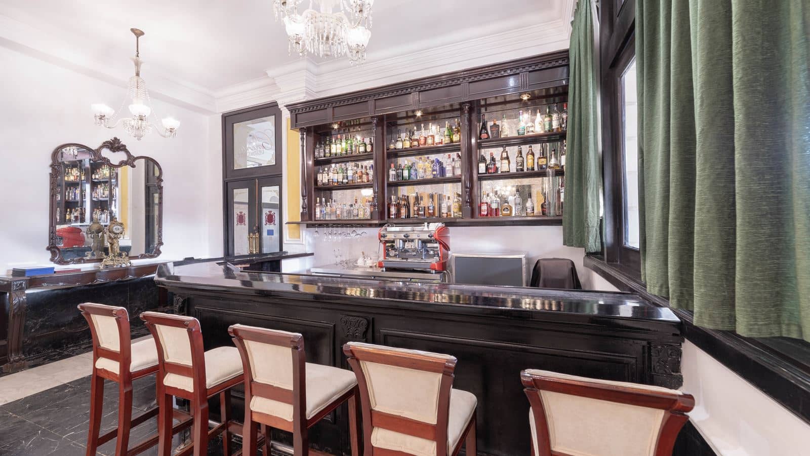 bars-lobby-bar