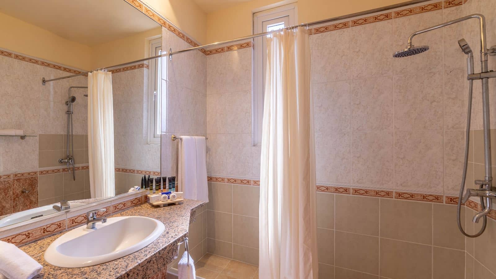 rooms-standard-room