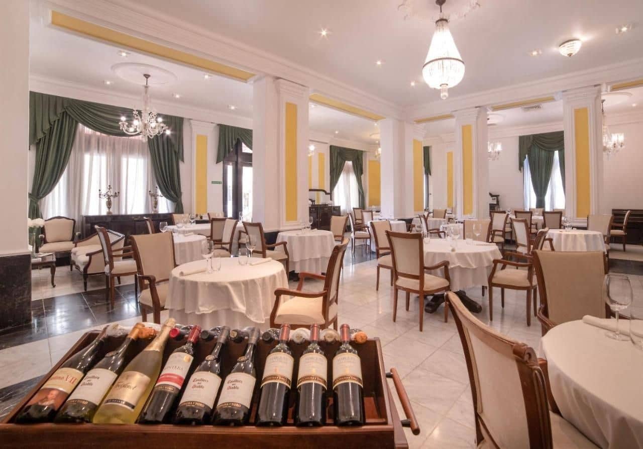 restaurants-restaurant-buffet