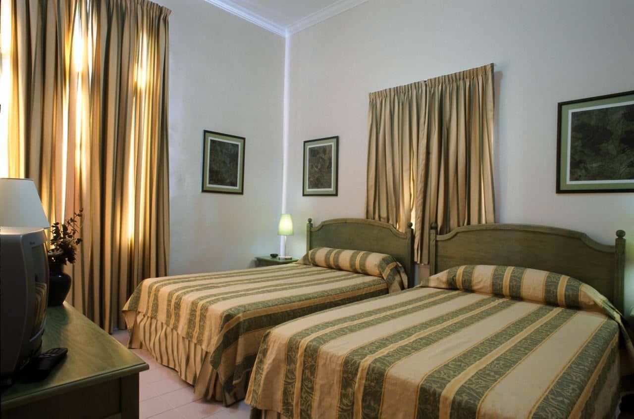 rooms-standard-room