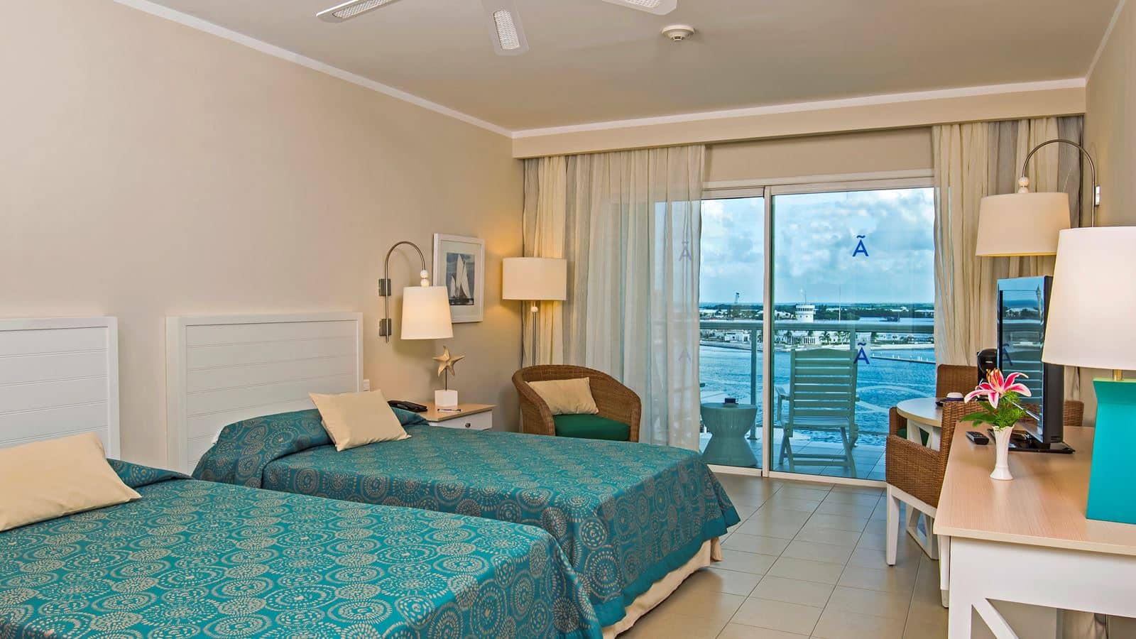 rooms-the-level-room-marina-view