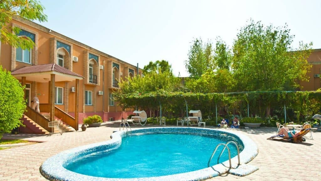 pools-outdoor-pool