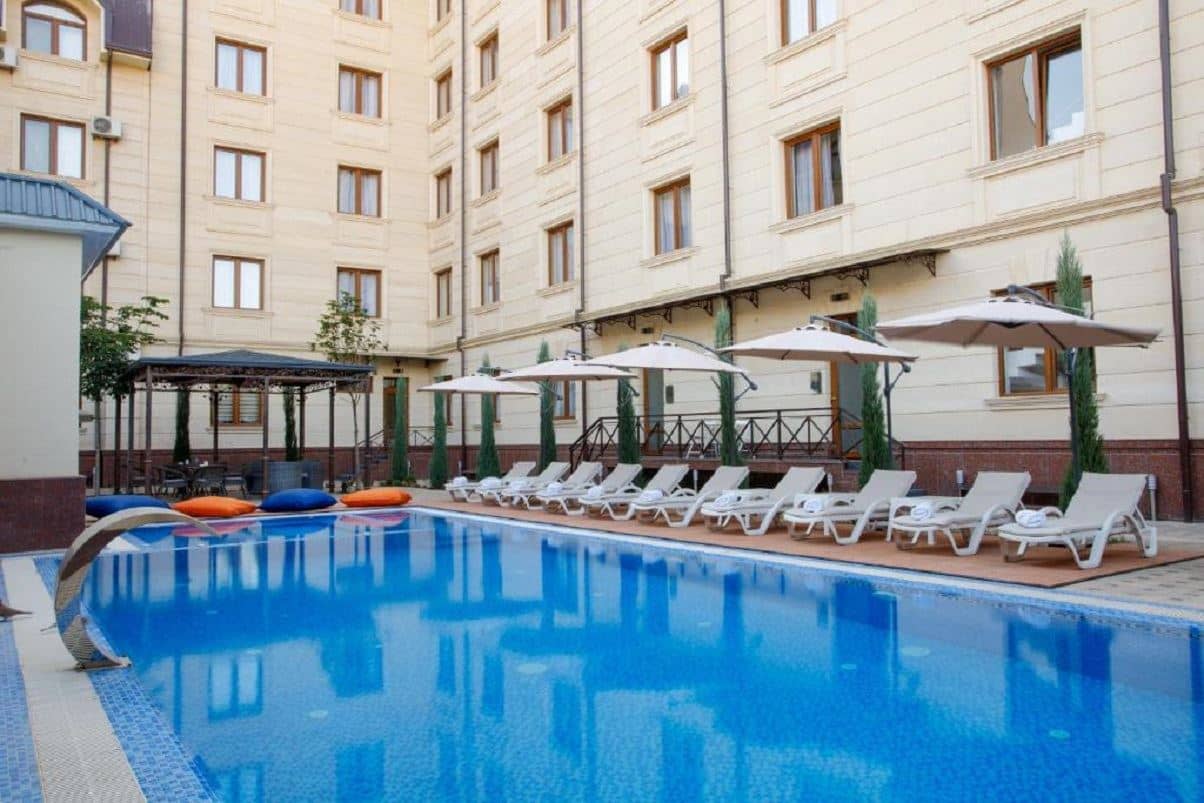 pools-outdoor-pool