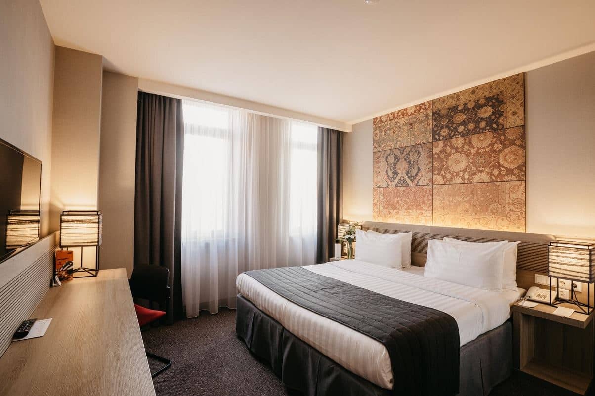 rooms-comfort-room-with-balcony-dbltwn