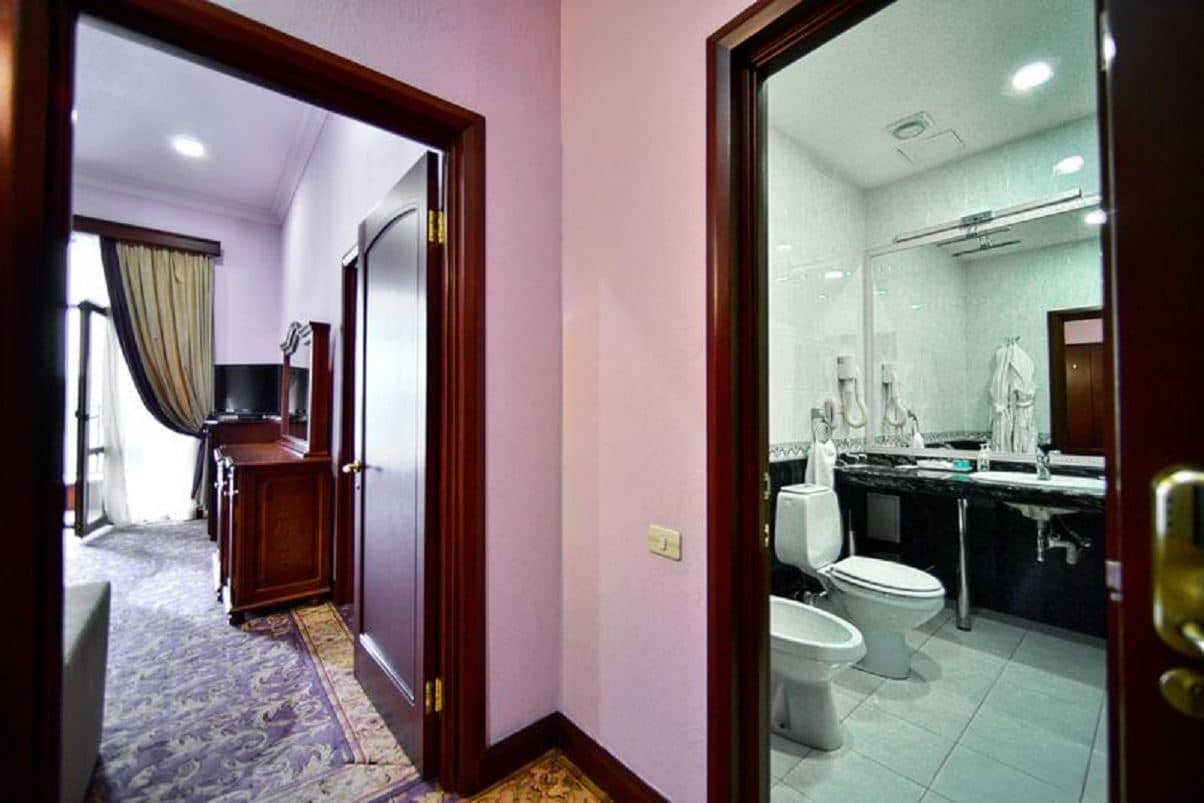 rooms-senior-suite