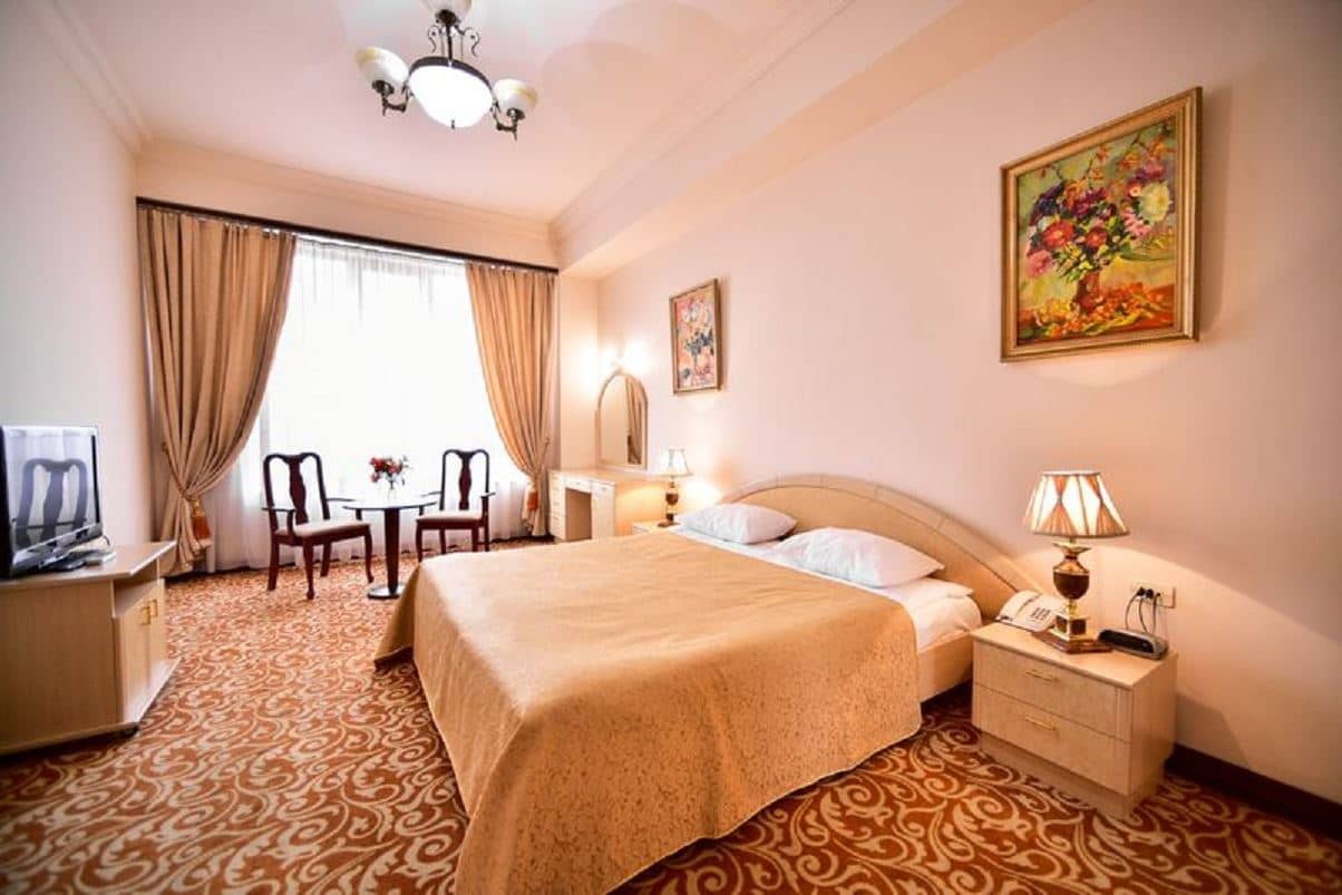 rooms-senior-suite
