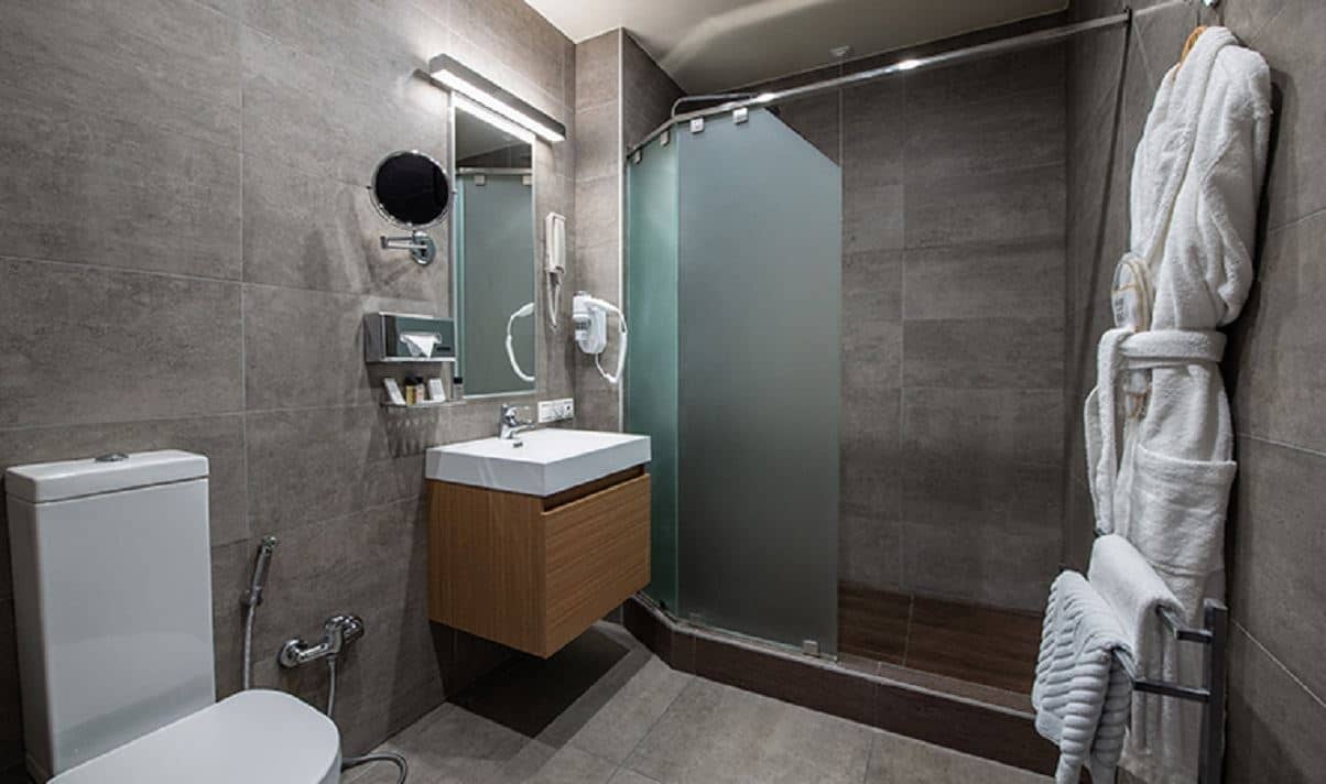 rooms-deluxe-king-sgl
